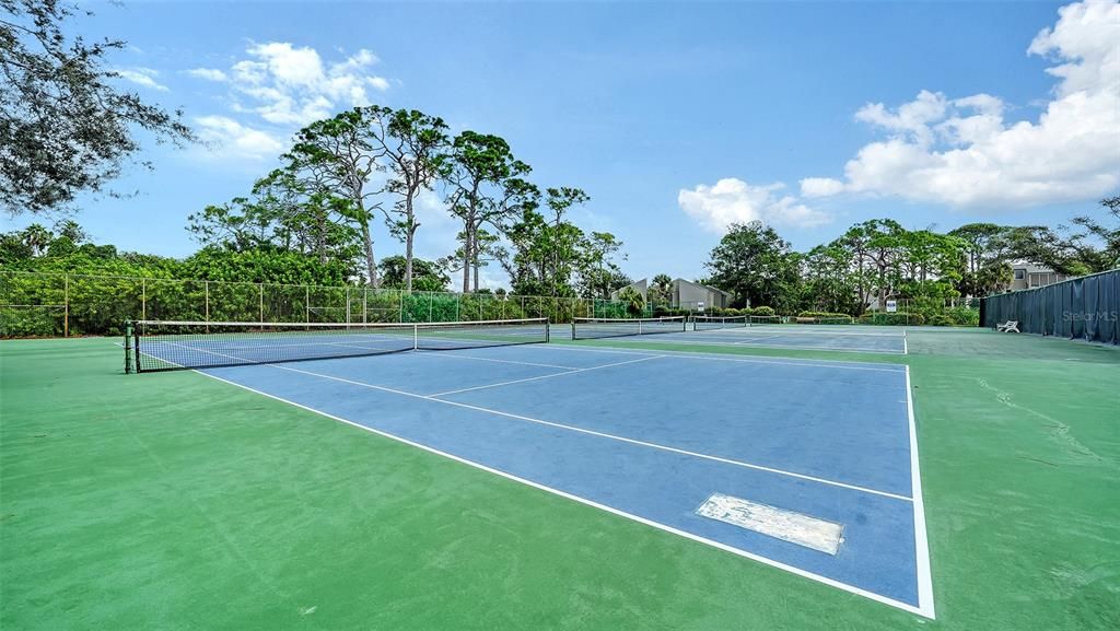 待售: $189,900 (1 贝兹, 1 浴室, 865 平方英尺)