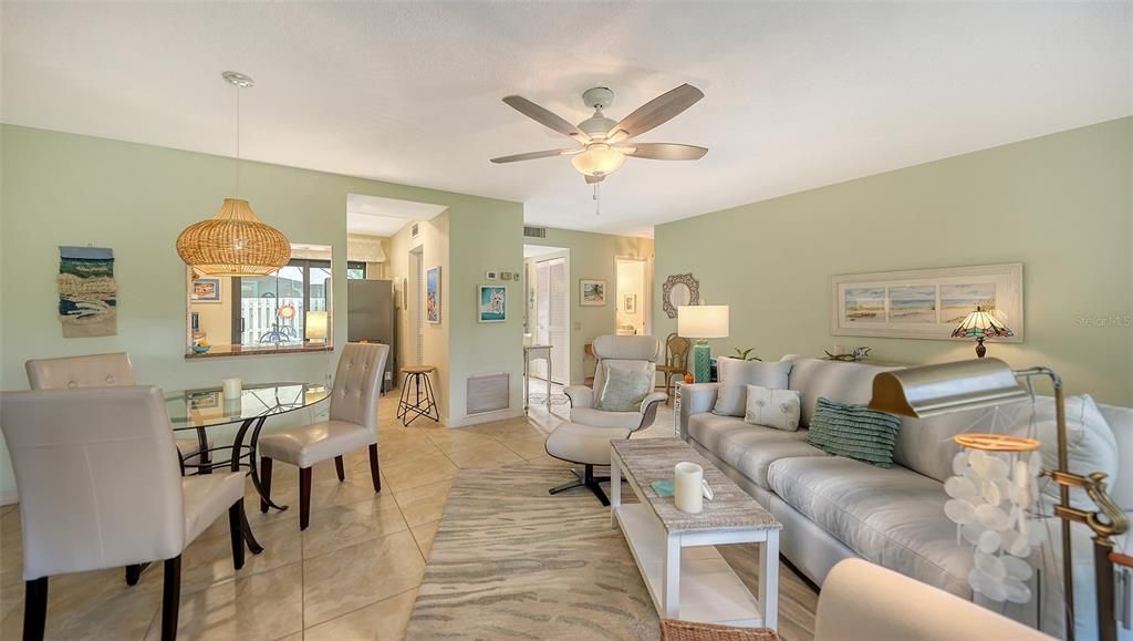 待售: $189,900 (1 贝兹, 1 浴室, 865 平方英尺)