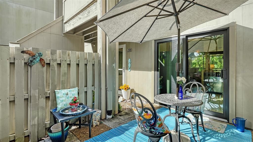 待售: $189,900 (1 贝兹, 1 浴室, 865 平方英尺)