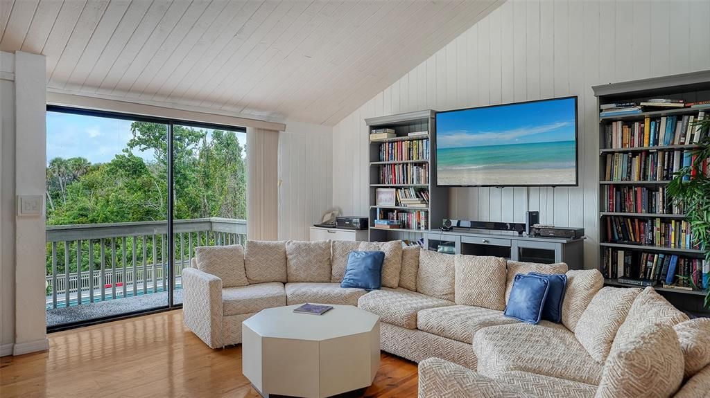 待售: $189,900 (1 贝兹, 1 浴室, 865 平方英尺)