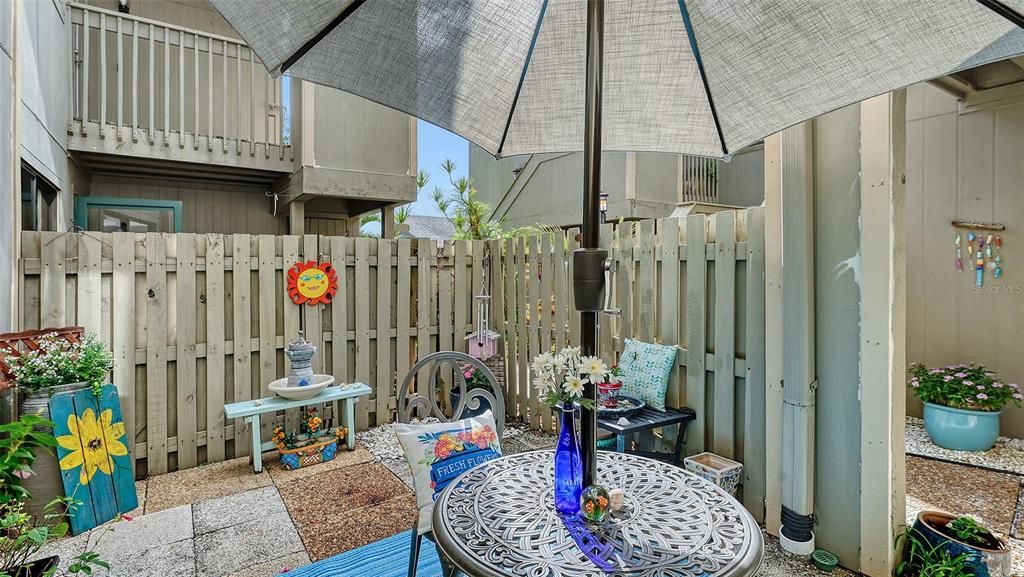 待售: $189,900 (1 贝兹, 1 浴室, 865 平方英尺)