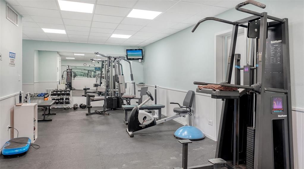 待售: $189,900 (1 贝兹, 1 浴室, 865 平方英尺)