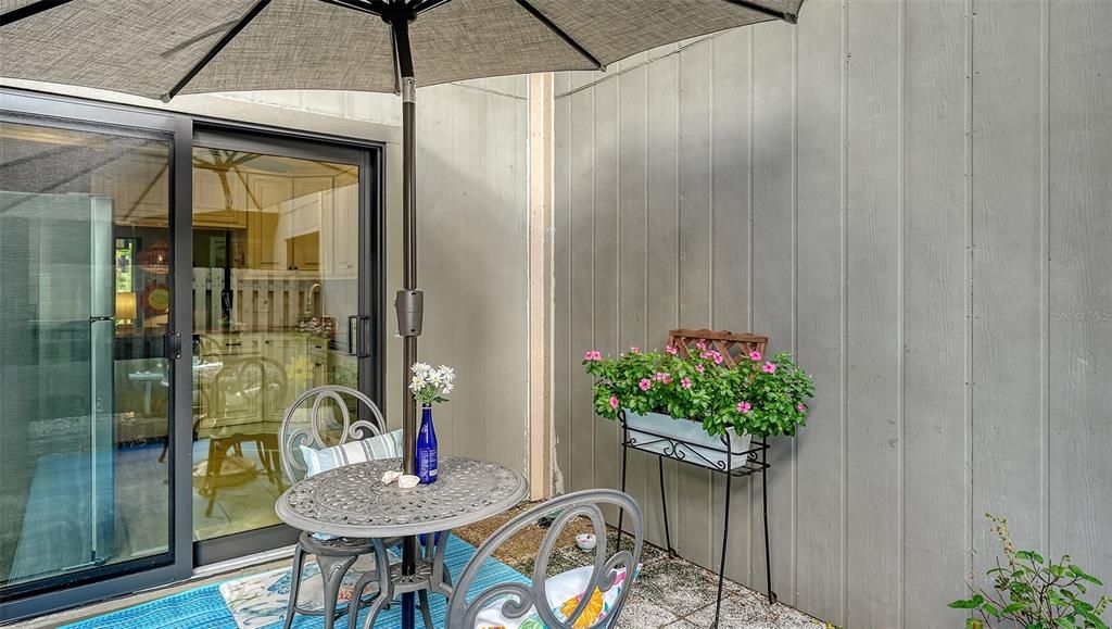 待售: $189,900 (1 贝兹, 1 浴室, 865 平方英尺)