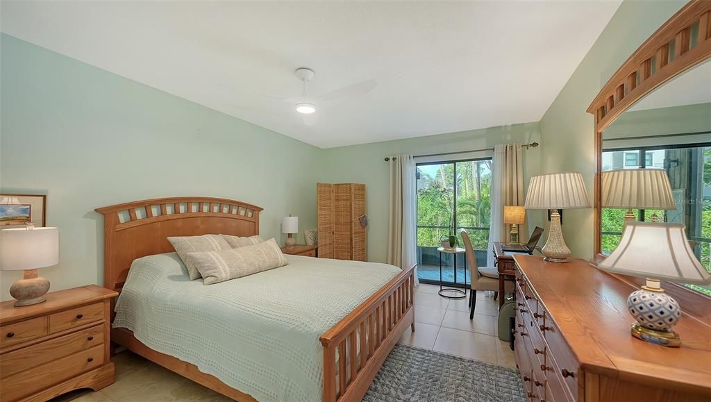 待售: $189,900 (1 贝兹, 1 浴室, 865 平方英尺)