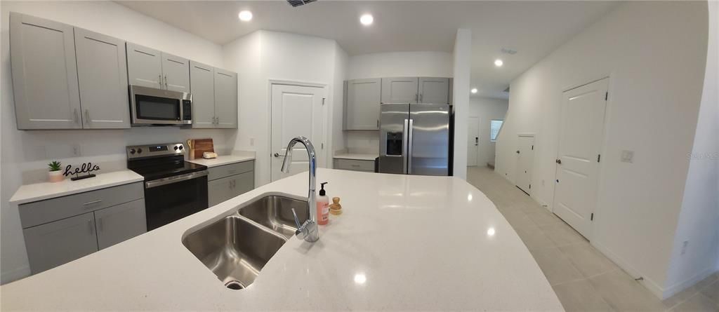 For Rent: $1,850 (3 beds, 2 baths, 1373 Square Feet)