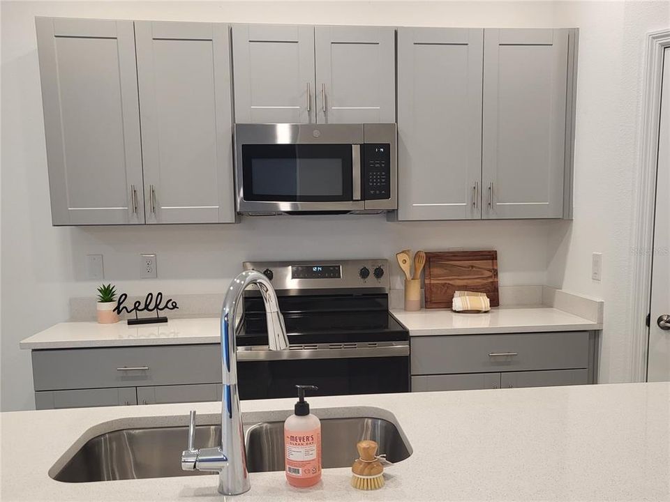 For Rent: $1,850 (3 beds, 2 baths, 1373 Square Feet)