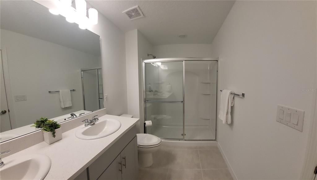 For Rent: $1,850 (3 beds, 2 baths, 1373 Square Feet)