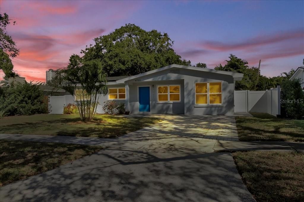 For Sale: $497,000 (4 beds, 3 baths, 1558 Square Feet)