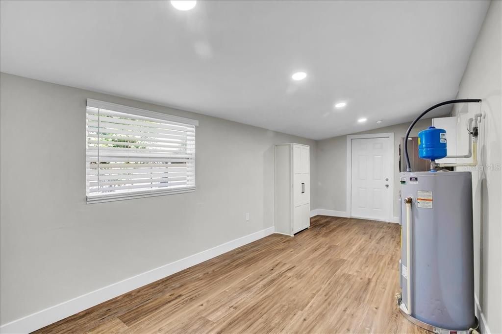 For Sale: $497,000 (4 beds, 3 baths, 1558 Square Feet)