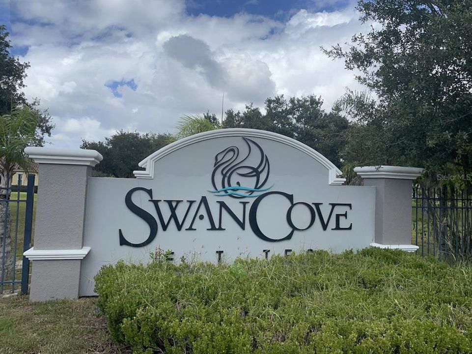 На продажу: $499,900 (1.77 acres)