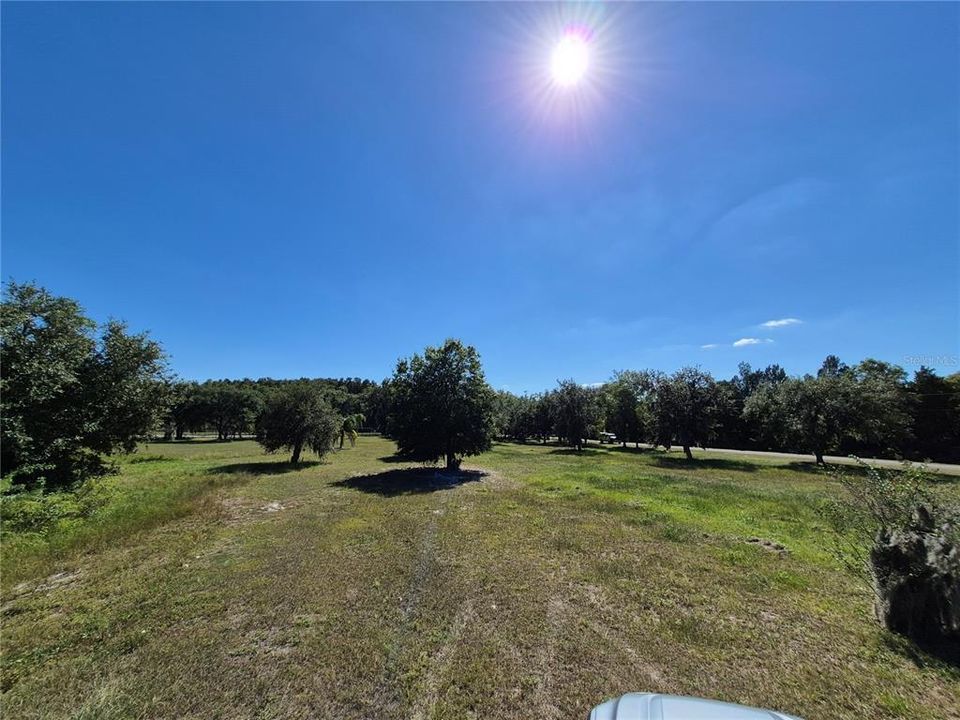 На продажу: $499,900 (1.77 acres)