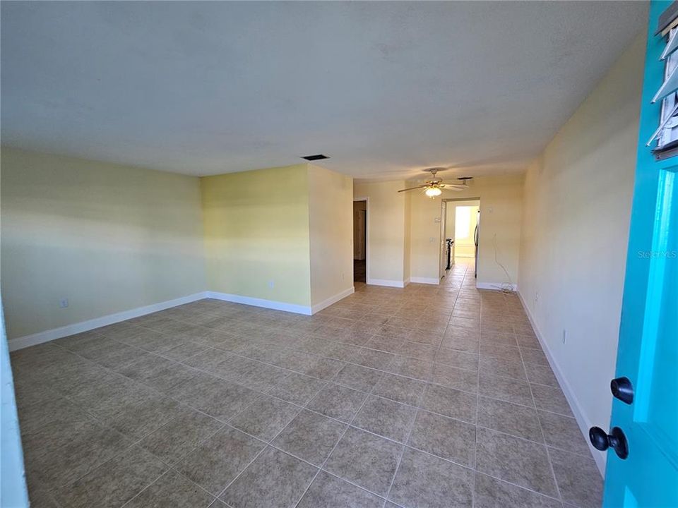 待售: $159,000 (1 贝兹, 1 浴室, 815 平方英尺)