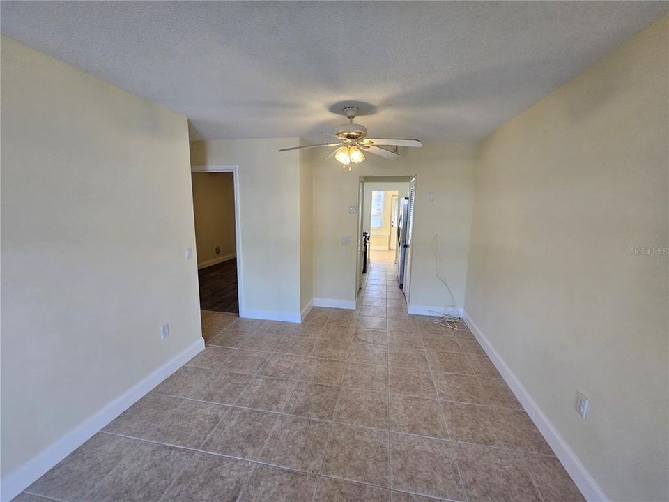 待售: $159,000 (1 贝兹, 1 浴室, 815 平方英尺)