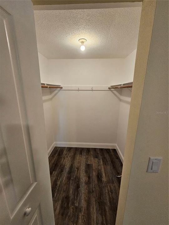 待售: $159,000 (1 贝兹, 1 浴室, 815 平方英尺)