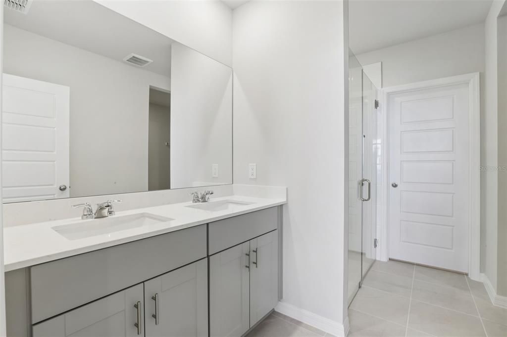 待售: $319,995 (4 贝兹, 2 浴室, 1687 平方英尺)