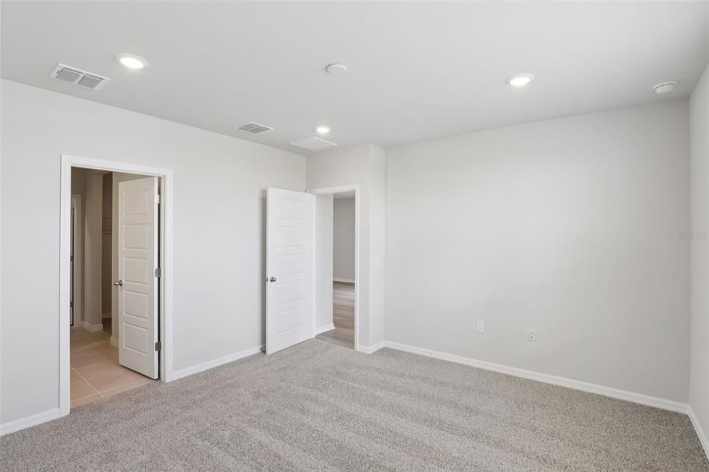 待售: $319,995 (4 贝兹, 2 浴室, 1687 平方英尺)