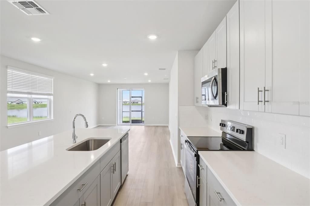 待售: $319,995 (4 贝兹, 2 浴室, 1687 平方英尺)