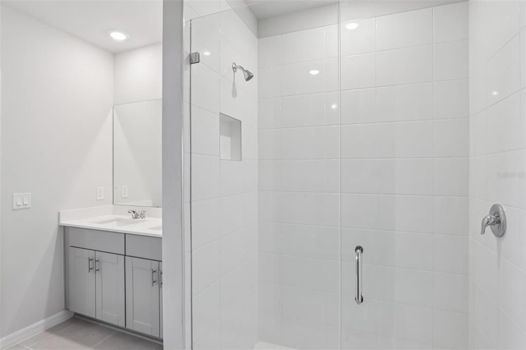 待售: $319,995 (4 贝兹, 2 浴室, 1687 平方英尺)