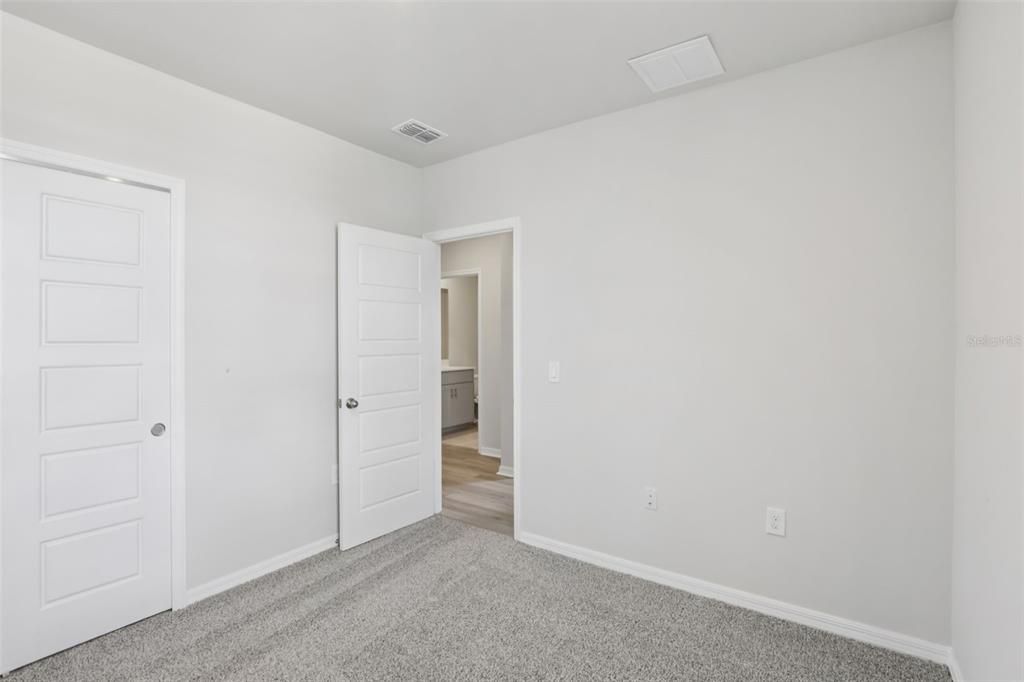 待售: $319,995 (4 贝兹, 2 浴室, 1687 平方英尺)