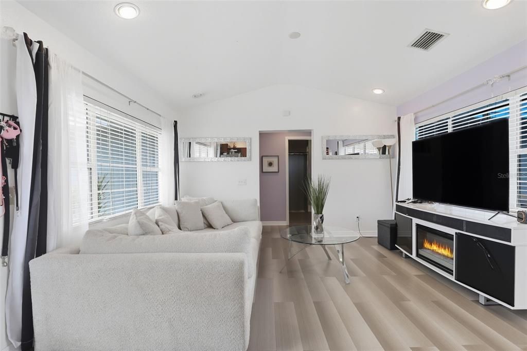 For Sale: $1,500,000 (3 beds, 2 baths, 2251 Square Feet)