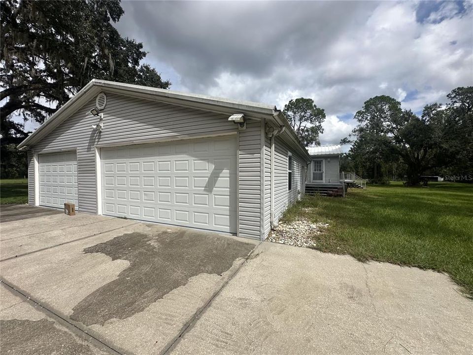 合同活跃: $759,000 (6 贝兹, 3 浴室, 3984 平方英尺)