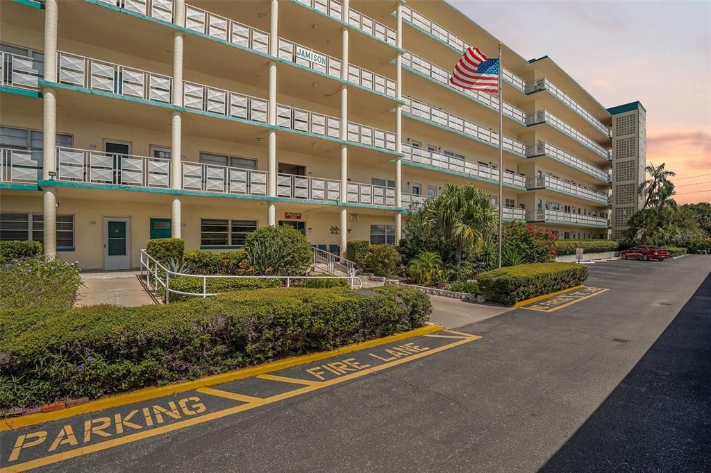 待售: $198,000 (2 贝兹, 2 浴室, 1120 平方英尺)