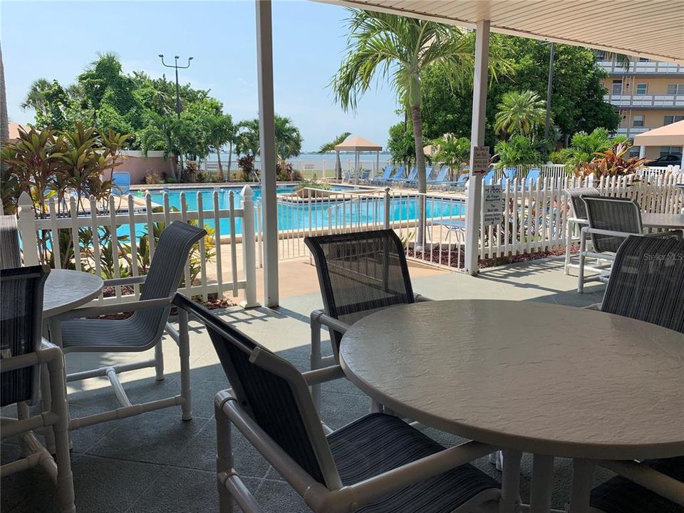 待售: $198,000 (2 贝兹, 2 浴室, 1120 平方英尺)