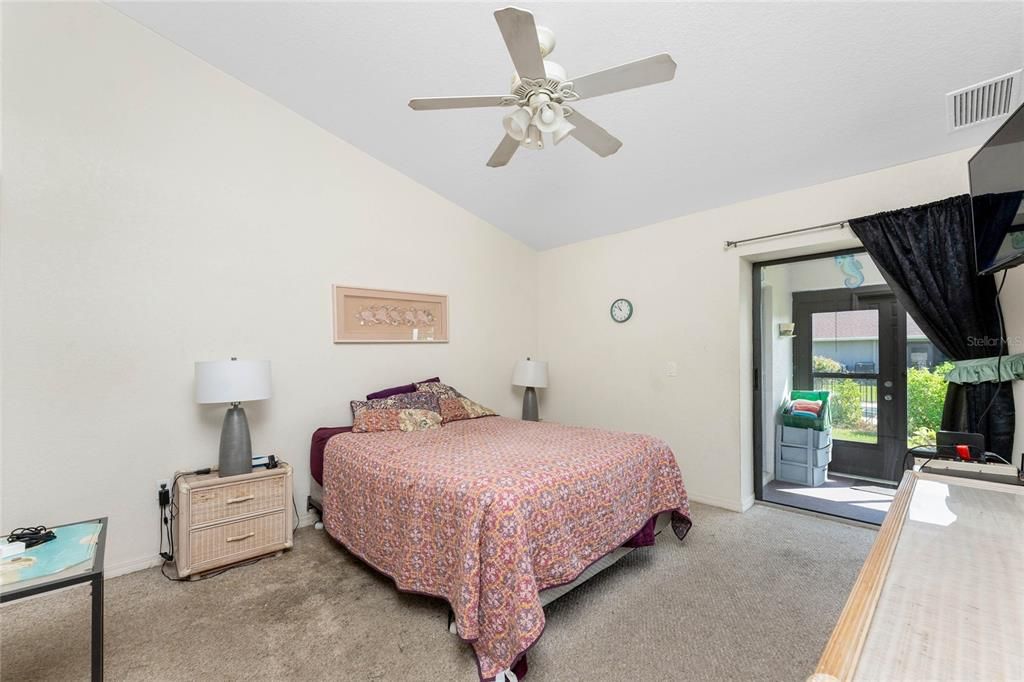 For Sale: $199,900 (2 beds, 2 baths, 1107 Square Feet)