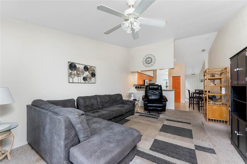 For Sale: $199,900 (2 beds, 2 baths, 1107 Square Feet)