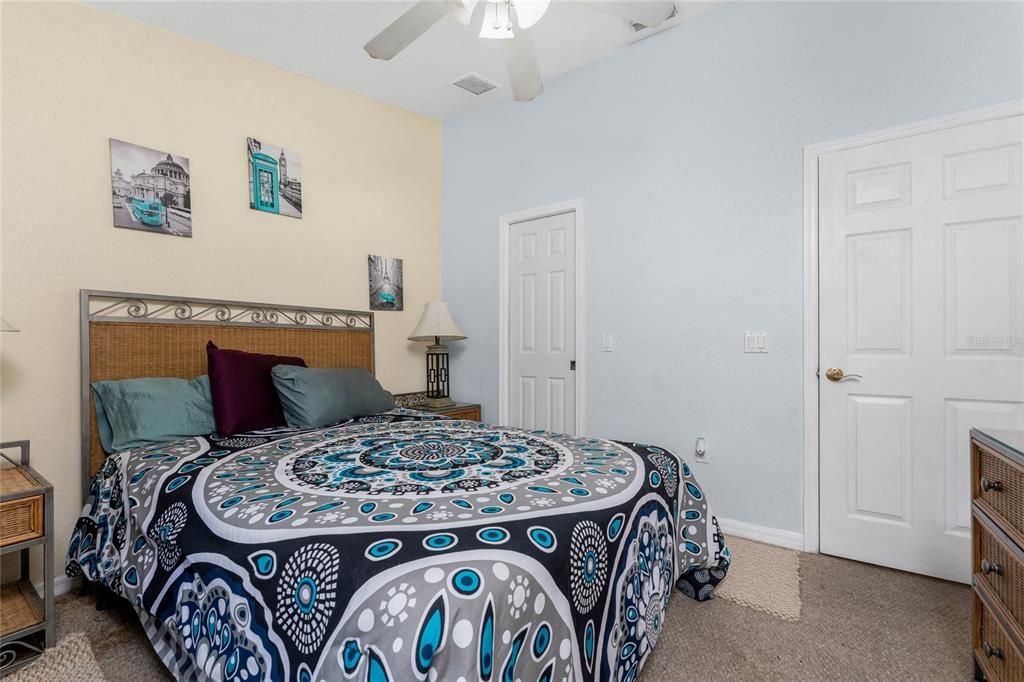 For Sale: $199,900 (2 beds, 2 baths, 1107 Square Feet)