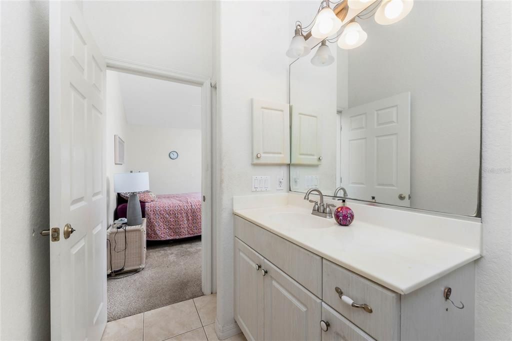 For Sale: $199,900 (2 beds, 2 baths, 1107 Square Feet)