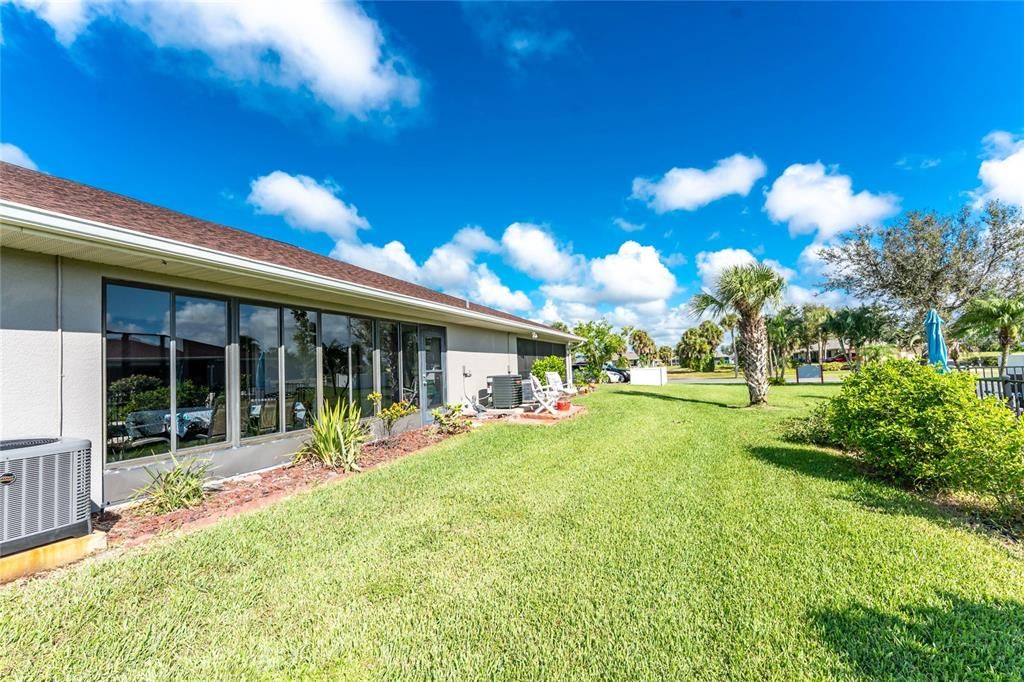 For Sale: $199,900 (2 beds, 2 baths, 1107 Square Feet)