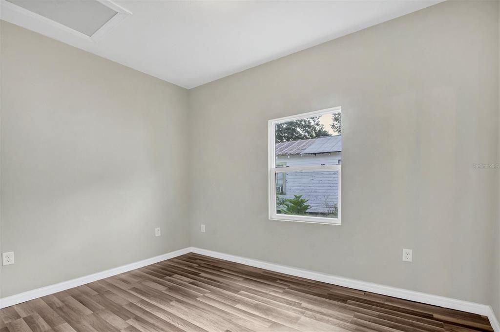 待售: $139,900 (2 贝兹, 1 浴室, 680 平方英尺)