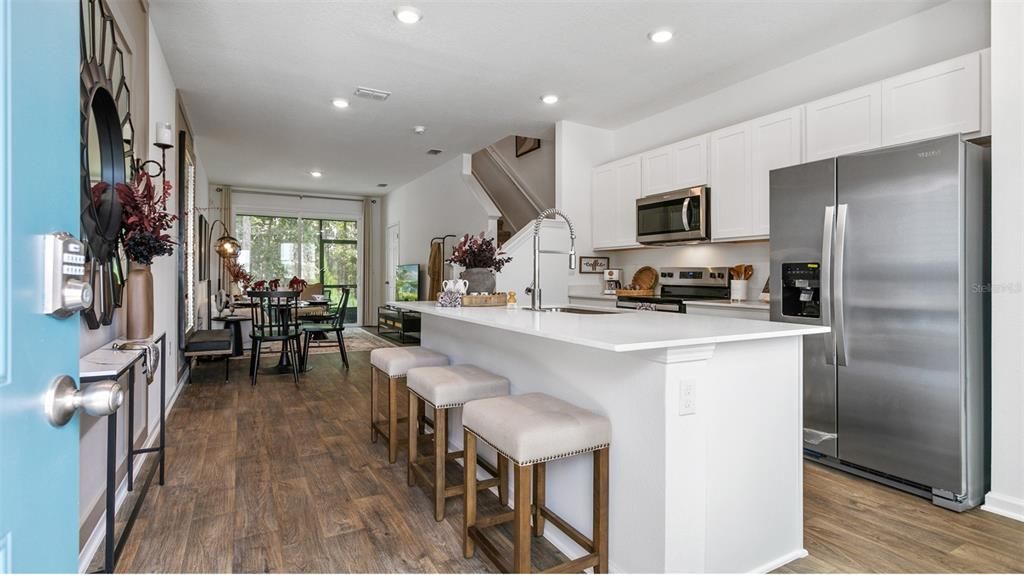 Active With Contract: $243,990 (2 beds, 2 baths, 1109 Square Feet)