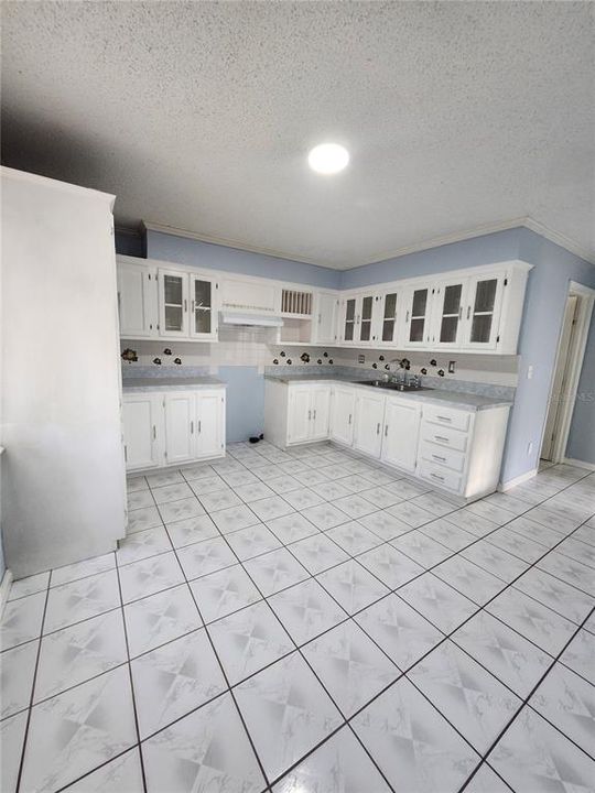 待售: $189,000 (2 贝兹, 1 浴室, 762 平方英尺)