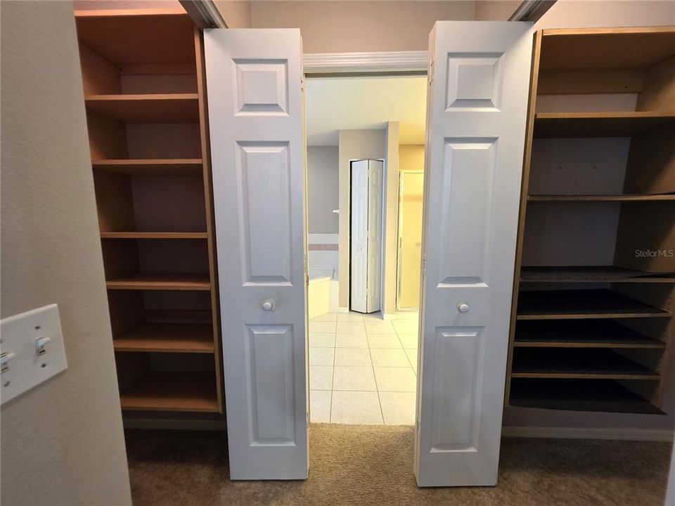 Activo con contrato: $387,900 (3 camas, 2 baños, 2010 Pies cuadrados)