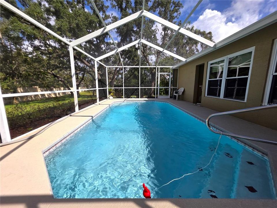 Activo con contrato: $387,900 (3 camas, 2 baños, 2010 Pies cuadrados)