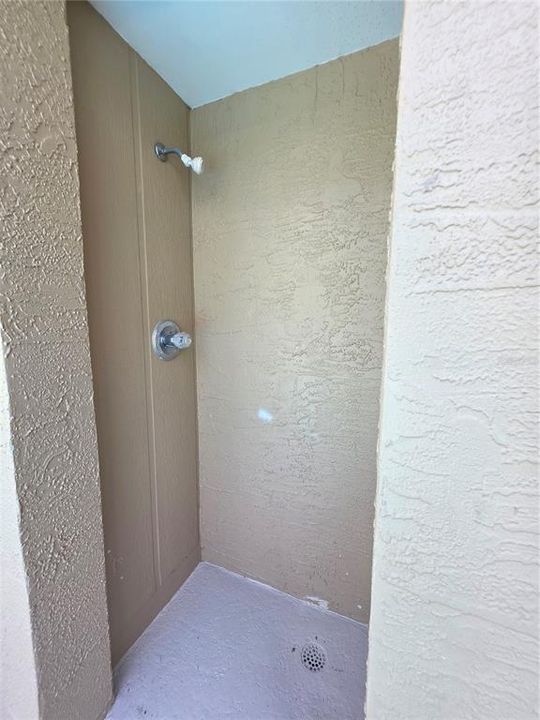 Activo con contrato: $387,900 (3 camas, 2 baños, 2010 Pies cuadrados)