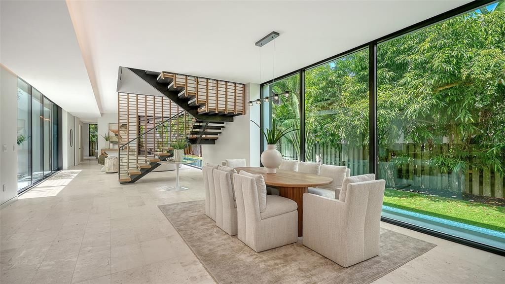 Activo con contrato: $3,700,000 (4 camas, 5 baños, 3809 Pies cuadrados)