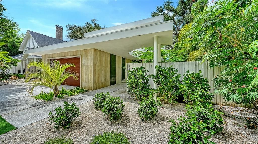 Activo con contrato: $3,700,000 (4 camas, 5 baños, 3809 Pies cuadrados)