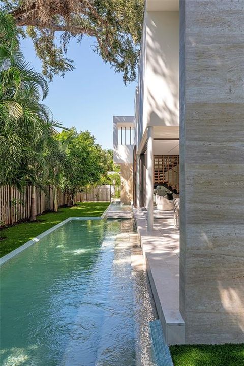 Activo con contrato: $3,700,000 (4 camas, 5 baños, 3809 Pies cuadrados)