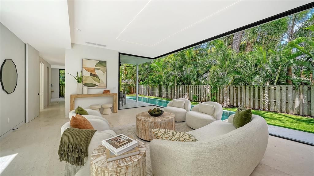 Activo con contrato: $3,700,000 (4 camas, 5 baños, 3809 Pies cuadrados)