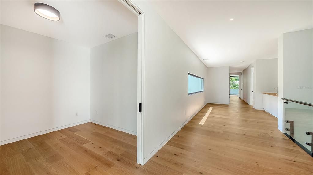 Activo con contrato: $3,700,000 (4 camas, 5 baños, 3809 Pies cuadrados)