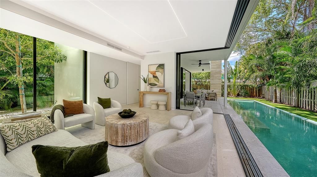 Activo con contrato: $3,700,000 (4 camas, 5 baños, 3809 Pies cuadrados)