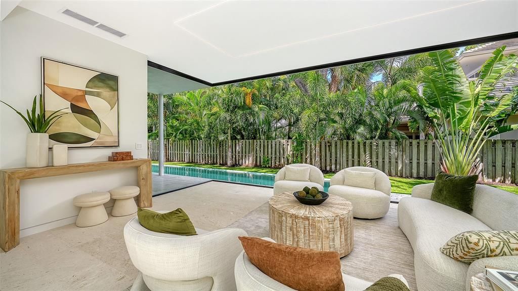 Activo con contrato: $3,700,000 (4 camas, 5 baños, 3809 Pies cuadrados)