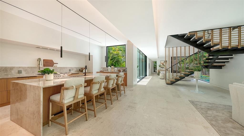 Activo con contrato: $3,700,000 (4 camas, 5 baños, 3809 Pies cuadrados)