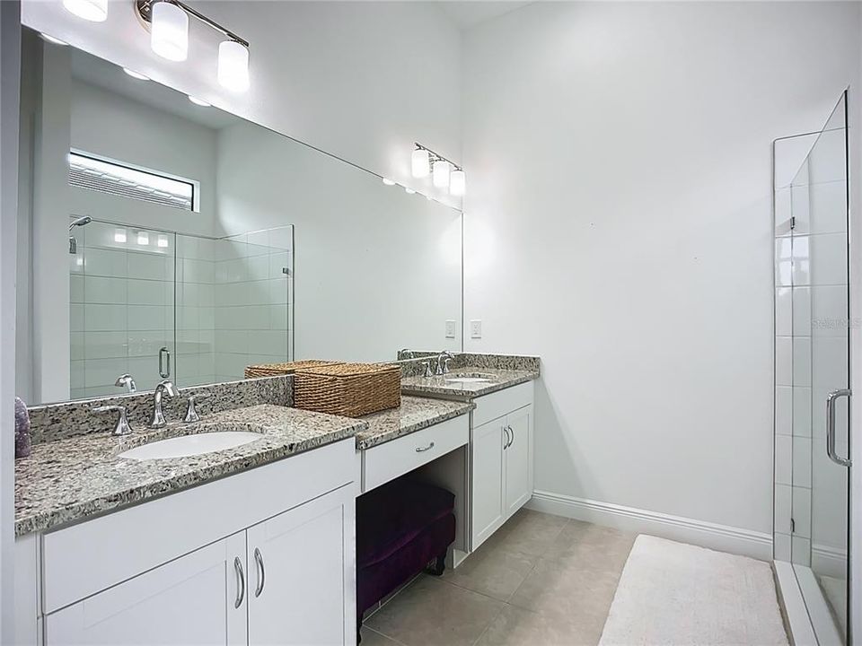 For Sale: $843,000 (3 beds, 3 baths, 2118 Square Feet)