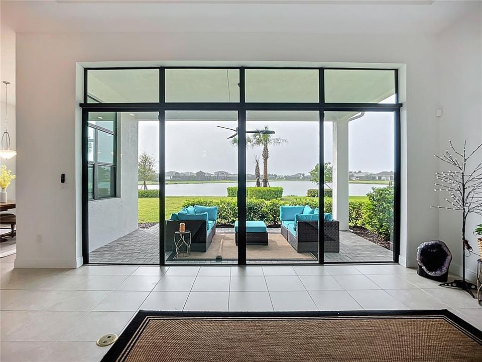 For Sale: $843,000 (3 beds, 3 baths, 2118 Square Feet)