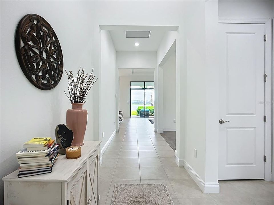 For Sale: $843,000 (3 beds, 3 baths, 2118 Square Feet)