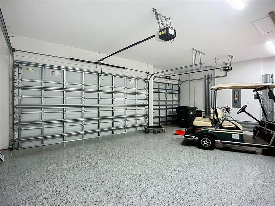 For Sale: $843,000 (3 beds, 3 baths, 2118 Square Feet)